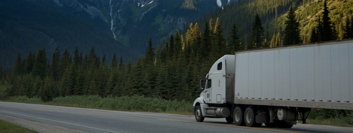 logistics-lorry-mountains-93398 Photo by 500photos.com from Pexels